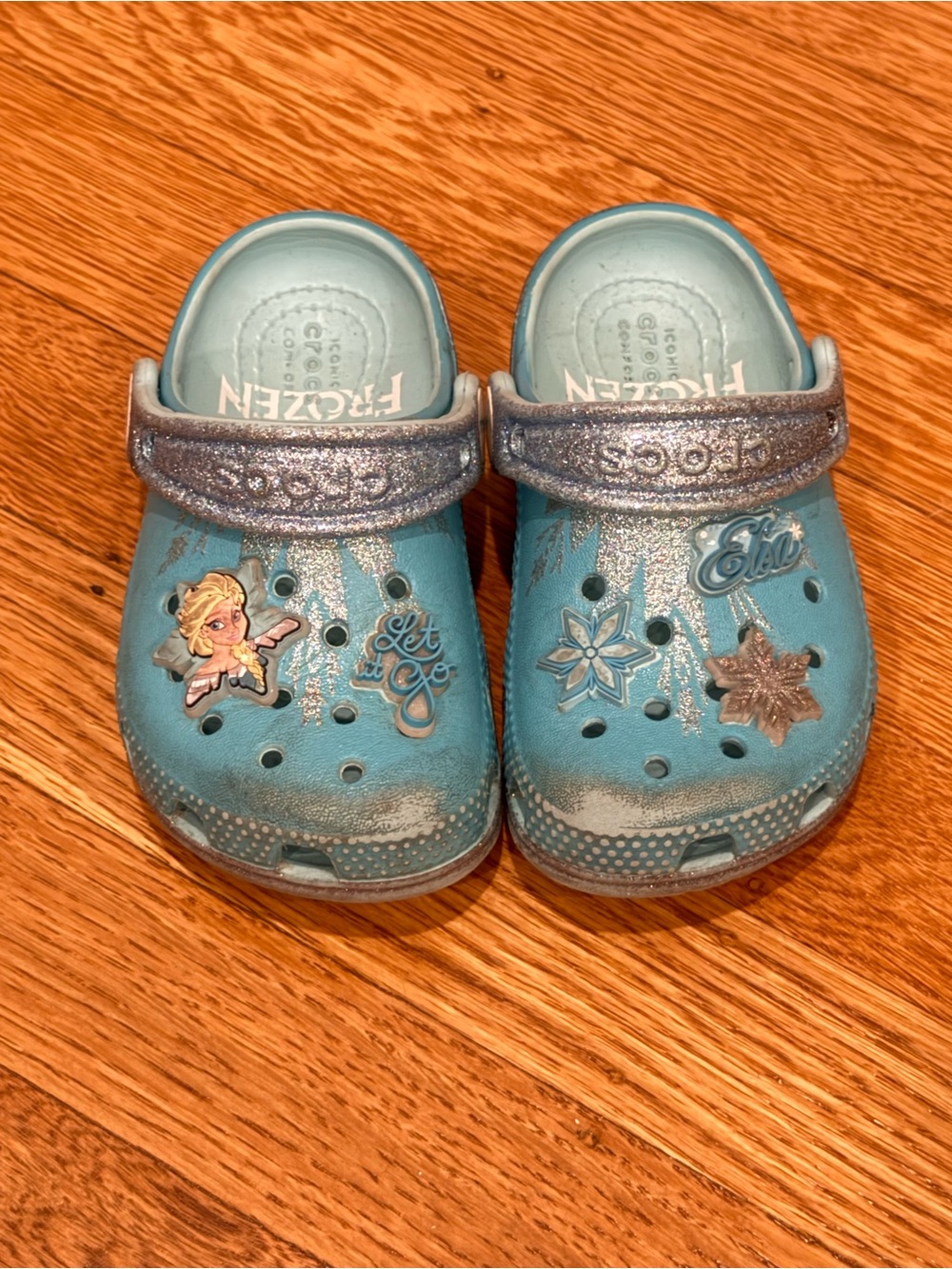 Frozen Elsa Crocs kids toddler clogs Sz 7c blue & silver Disney